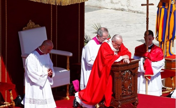 Papa reage ao assassinato de mais de 40 pessoas em plena Semana Santa no Egipto