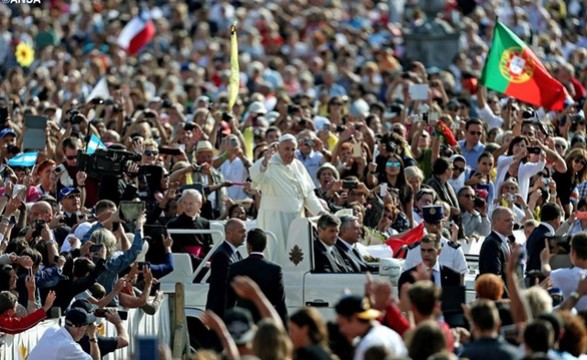 Família é uma pequena igreja, afirma papa Francisco na audiência geral
