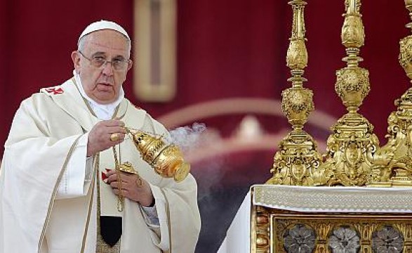 Papa invoca novos santos para caminhada até Sínodo da Família