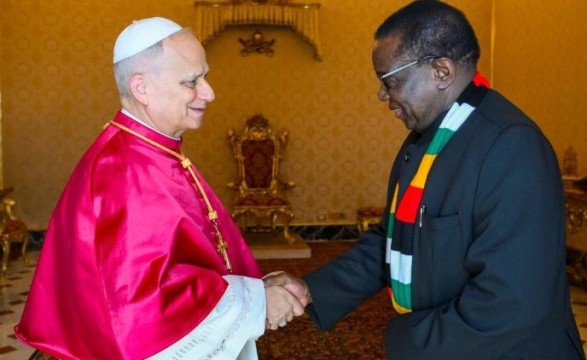 O Papa recebe em audiência o presidente da República do Zimbábue