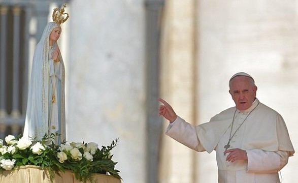 Não somos órfãos, Maria é Mãe da esperança Papa Francisco