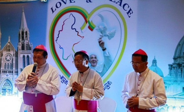 Últimos preparativos para a chegada do Papa a Mianmar
