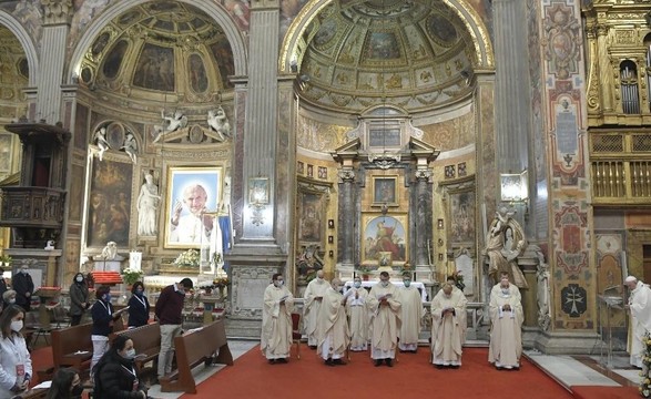 Papa questiona fé “estéril”, sem partilha de bens nem atenção ao sofrimento dos outros