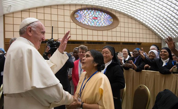 Papa denuncia “pecado” da exploração das mulheres