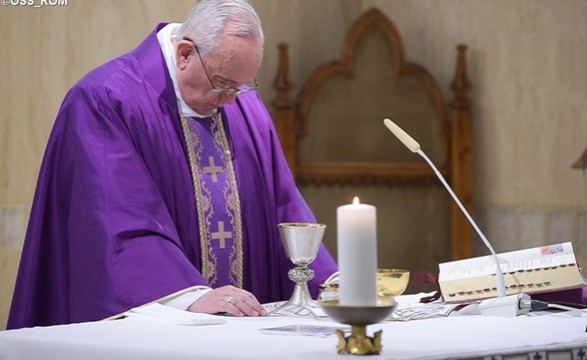 Papa ”façam o bem e não a santidade fingida”