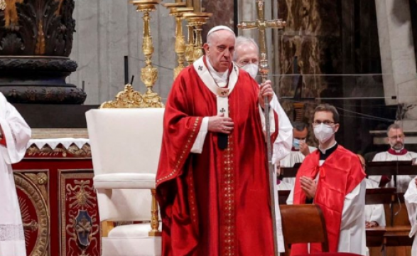 A Igreja não é de direita nem de esquerda, é o templo do Espírito Santo, diz Papa