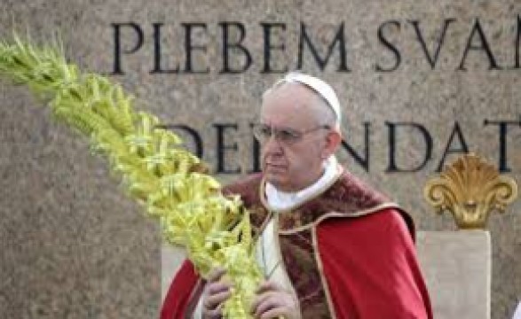 Papa inicia semana santa com apelos a exame de consciência sobre atitude de cada católico 