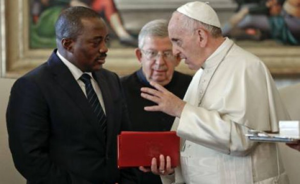 Papa reza pela República Democrática do Congo