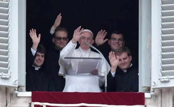 “Seguir Jesus, Bom Pastor, atenção às falsas sabedorias do mundo” Papa 