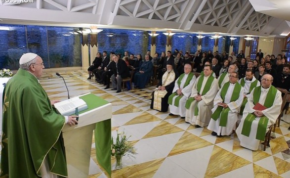 “O Senhor acolha os irmãos coptas mortos como mártires” Papa na missa em Santa Marta