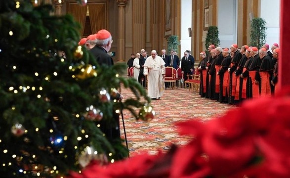 Papa diz que é tempo de “caminhos novos” para a Igreja