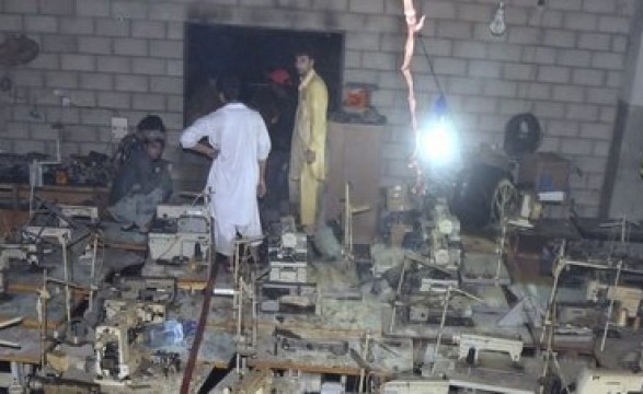 Acusados de assassinato os proprietários da fábrica queimada no Paquistão