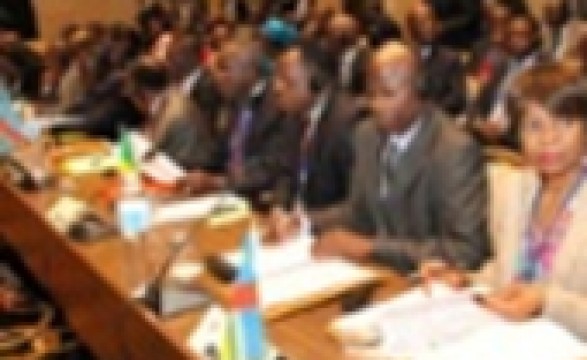 Grupos Parlamentares dos partidos maioritários da SADC analisam situação da região