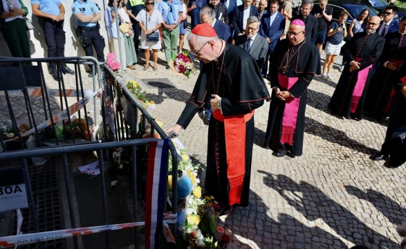 Cardeal Pietro Parolin homenageou as vítimas do elevador da Glória