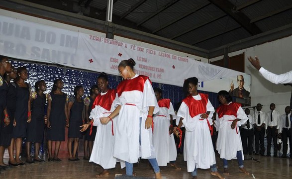 Festival da canção anima páscoa jovem