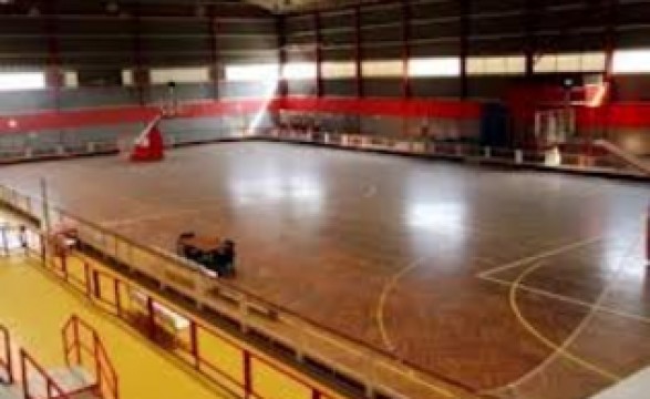 Construção dos pavilhões de hóquei patins em 70 porcento