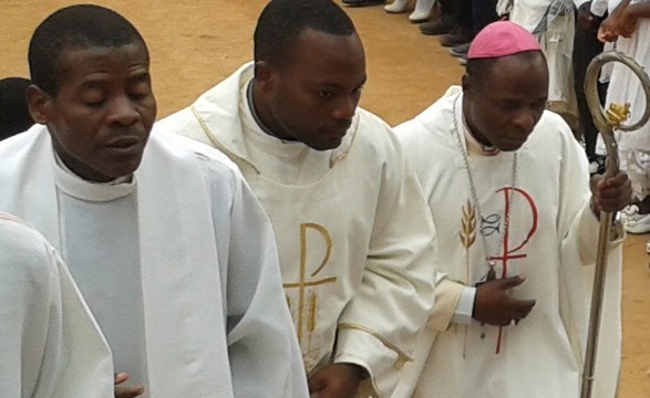 Bispo do Sumbe encerra visita pastoral com apelos a preservação do meio ambiente 