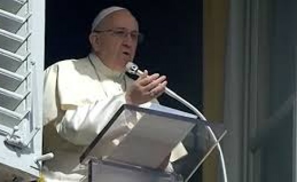 “A igreja que nasce do Pentecostes deve suscitar admiração e deve ir ao encontro das pessoas”, afirma o Papa Francisco