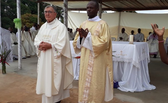 50 anos de missão no sacerdocio 