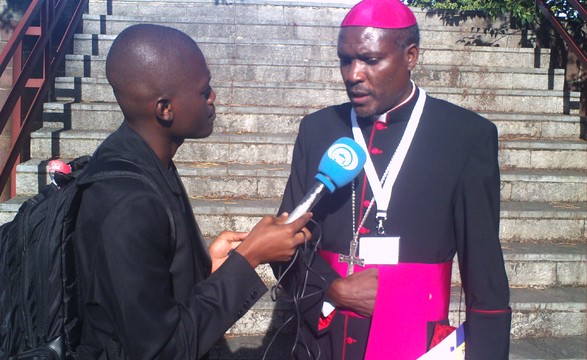 Homenagem de África aos Papas João XXIII e João Paulo II