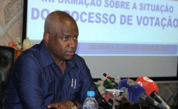 Polícia Nacional elogia eleitores no acto da votação