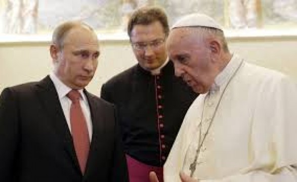 Papa pede a Putin um sincero e grande esforço pela paz