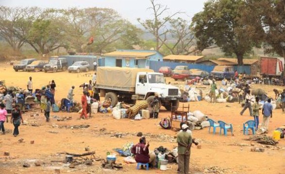Angola disponibiliza mais de 1 bilião de Kz no apoio aos refugiados
