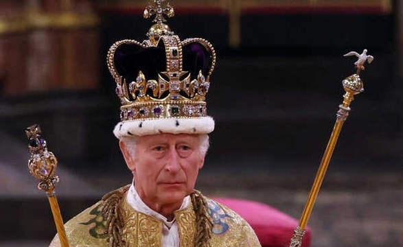 Rei Charles III é coroado no Reino Unido