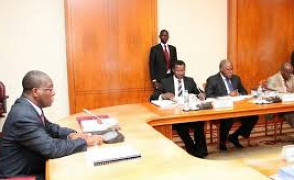 Comissão para a Economia Real avalia Programa Angola Investe