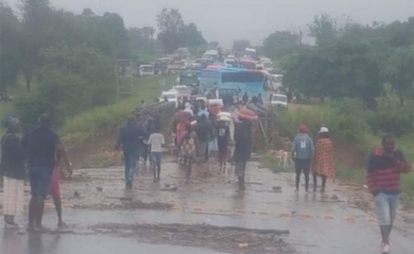 Posta em causa situação económica de Benguela pela derrocada da ponte sobre o rio Cotembo