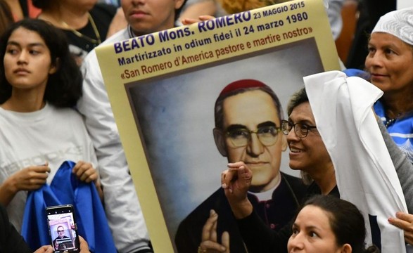 São Óscar Romero exemplo e estímulo para os povos da América Latina