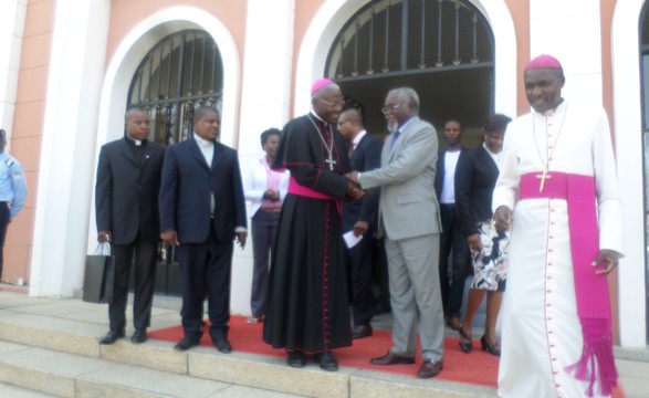 Núncio apostólico continua visita pastoral ao Lubango