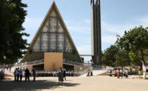 Bispos Auxiliares em visita pastoral a comunidade de Santo António.