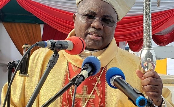 Há mais propagandismo que jornalismo considera bispo de Cabinda