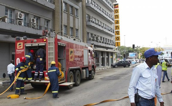Incêndio danifica antigo edifício da Sonangol em Luanda
