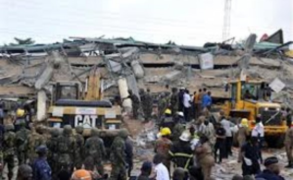50 Trabalhadores soterrados no edifício que desabou na África do Sul