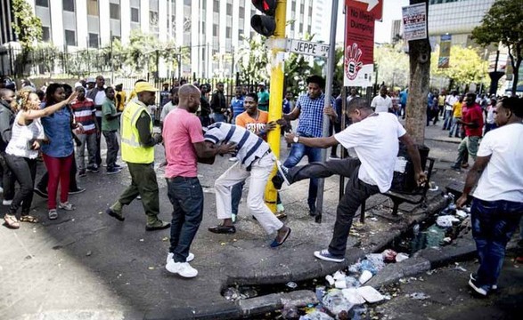 África do Sul abalada por várias manifestações 