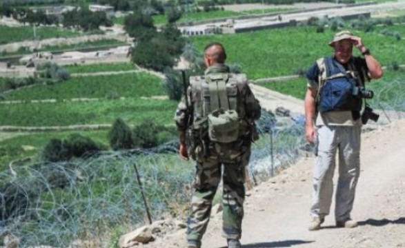 Jornalista francês morto na Síria, confrontos entre jihadistas e curdos