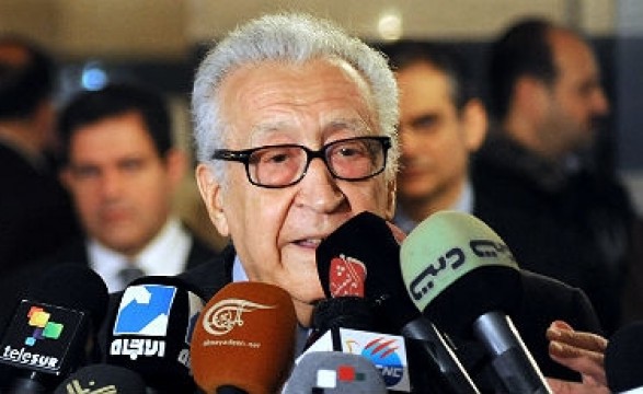 Brahimi quer mudança real com governo de transição na Síria