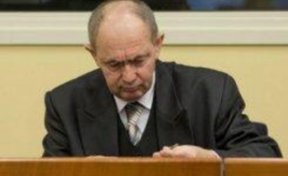 TPI condena à prisão perpétua o general sérvio-bósnio por genocídio