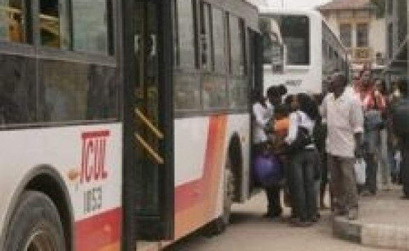 Trabalhadores da TCUL ameaçam greve face a atrasos salariais prolongados