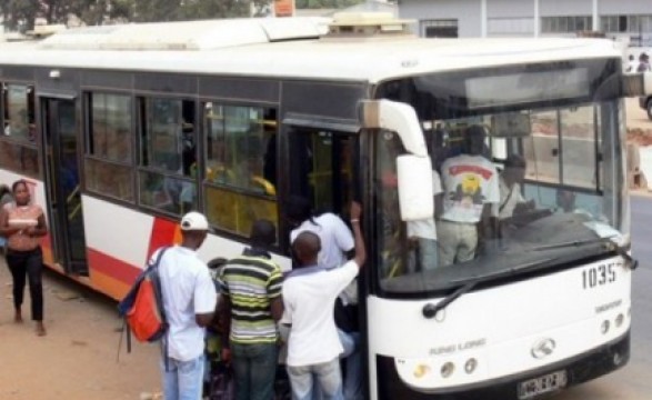 Esta levantada a greve na TCUL trabalhadores voltam ao trabalho 