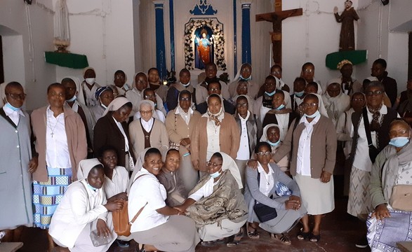 Irmãs de Santa Teresinha do menino Jesus celebram 50 anos de presença missionária