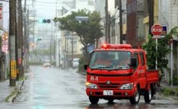 Tufão “Neoguri” obriga à retirada de milhares de pessoas no Japão