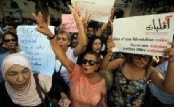 Ministério Público da Tunísia apela da sentença a favor da mulher estuprada