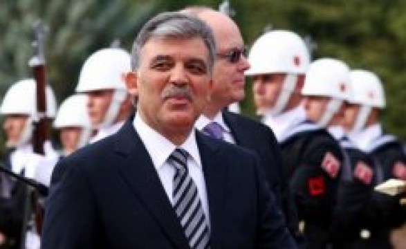 Turquia afirma direito de se armar frente à ameaça síria