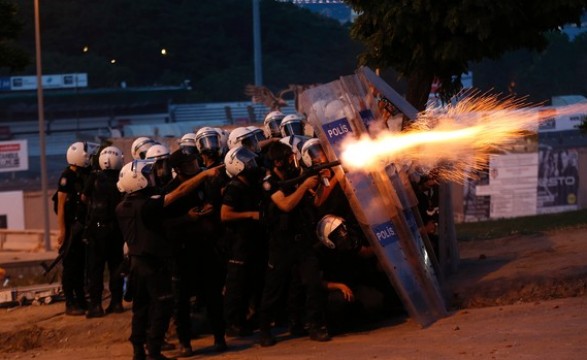 Protestos na Turquia já fizeram pelo menos dois mortos e centenas de feridos