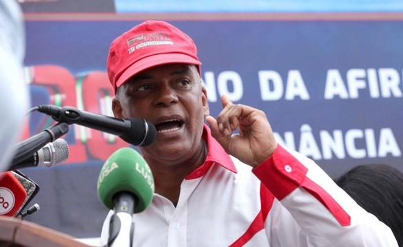 UNITA “Guerra entre “Marimbondos” no MPLA não ajuda crescimento do país”