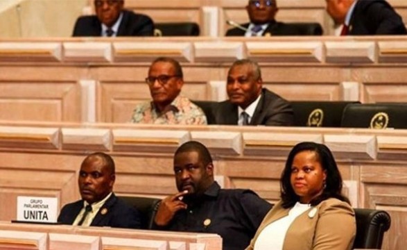 Grupo parlamentar da UNITA acusa Presidente da Assembleia Nacional de impedir deputados de controlar e fiscalizar as acções do governo