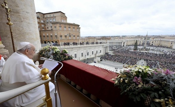 “Urbi et Orbi”: Papa denuncia «matança dos inocentes» no mundo contemporâneo